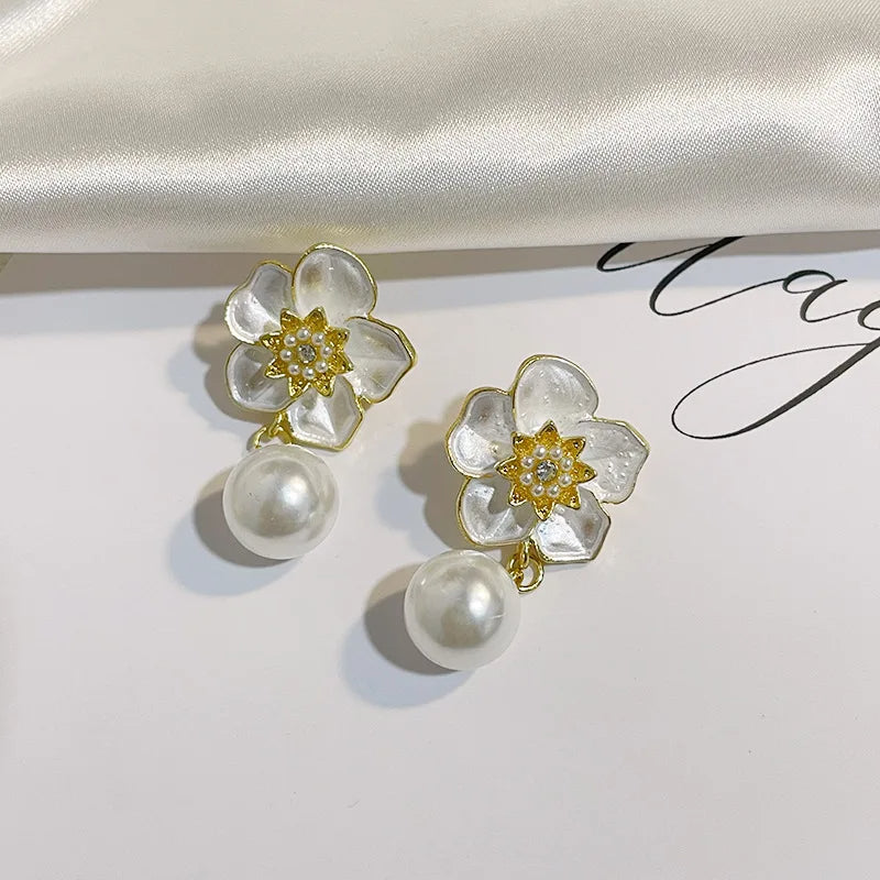 Jewelry CC Style Pearl Vintage Earrings